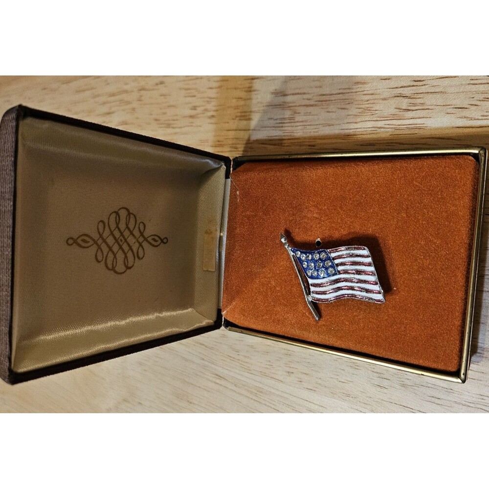 Vintage USA American Flag Rhinestone Lapel Pin Brooch Patriotic Gift Boxed